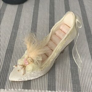 High heel shoe ring holder